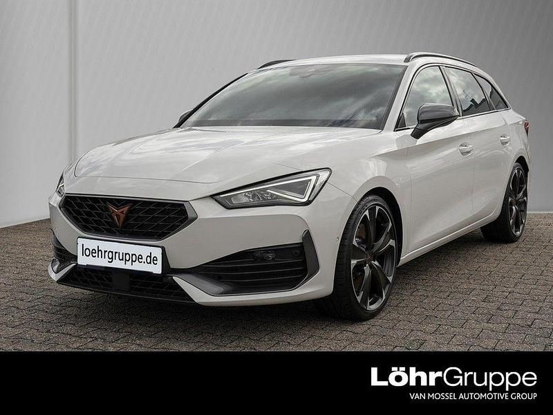 Weiß Gebraucht 2022 Cupra Leon VZ Limousine | 29.580 € (Guter Preis) - Bild 1/4