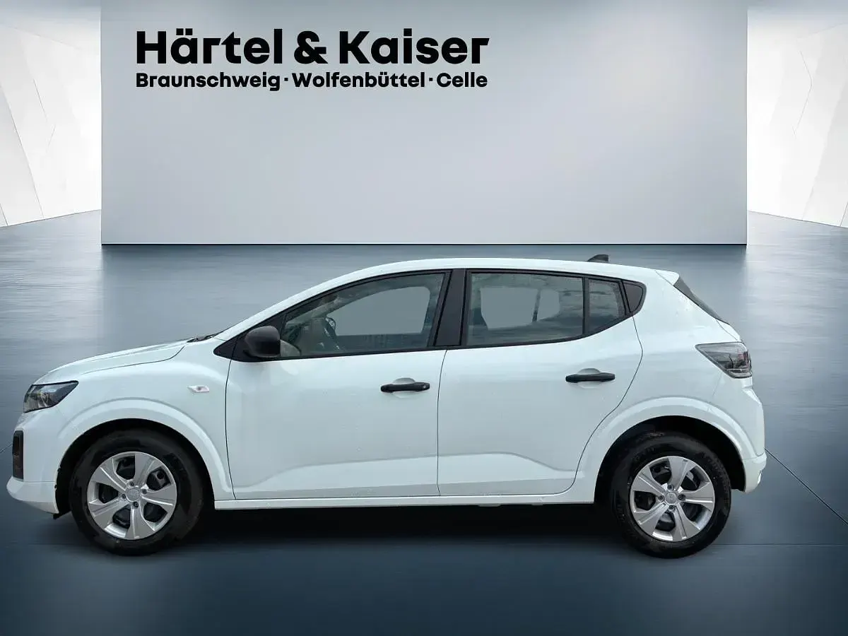 Neu Dacia Sandero Essentiel 67 PS (49 kW) 2025 Arktisweiß (weiß) Limousine