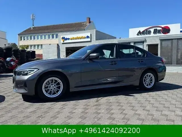 Używany BMW 320 Advantage 96 KM (70 kW) 2015 Czarny Sedan/Limuzyna