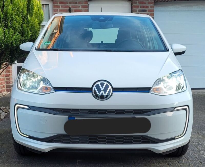 Weiß Gebraucht 2021 VW e-up! Kleinwagen | 12.490 € (Guter Preis) - Bild 1/4