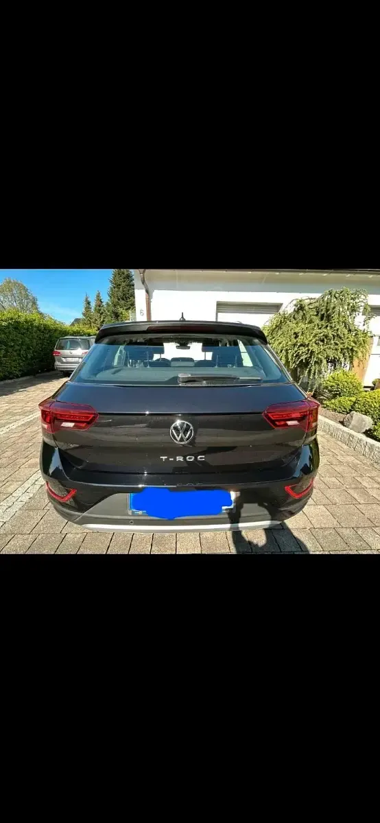 Second-hand VW T-Roc 110 CP (80 kW) 2023 Negru SUV