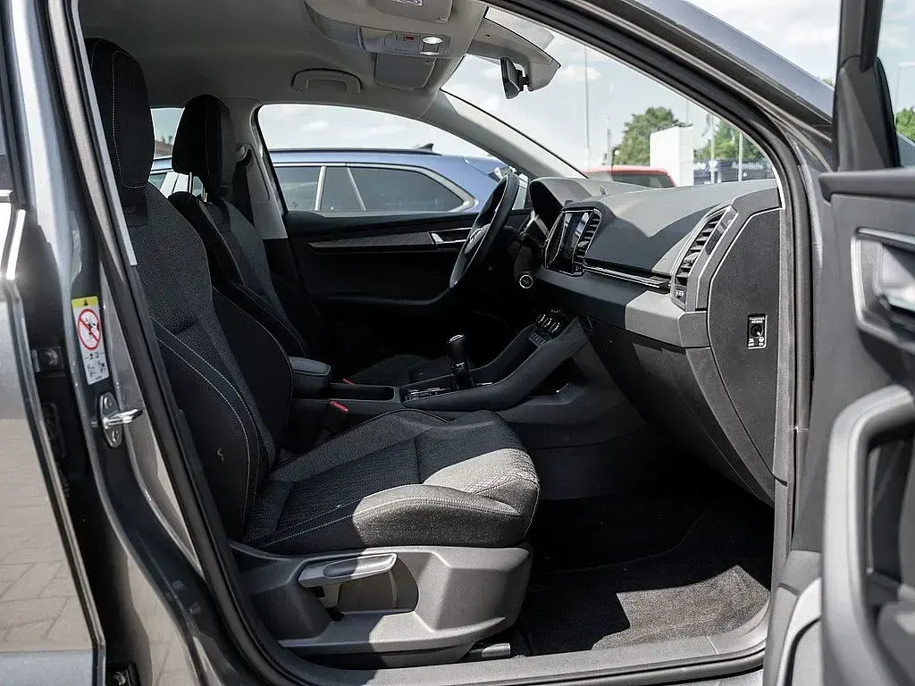 Gebraucht Skoda Karoq Style 150 PS (110 kW) 2024 Grau SUV