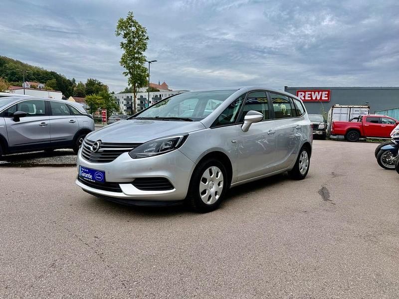 Grau Gebraucht 2018 Opel Zafira Tourer Van / Kleinbus | 9.900 € (Fairer Preis) - Bild 1/4