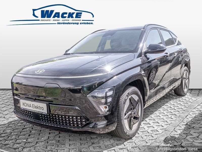 Farbe: schwarz Gebraucht 2024 Hyundai Kona Advantage SUV | 33.877 € (Fairer Preis) - Bild 1/4