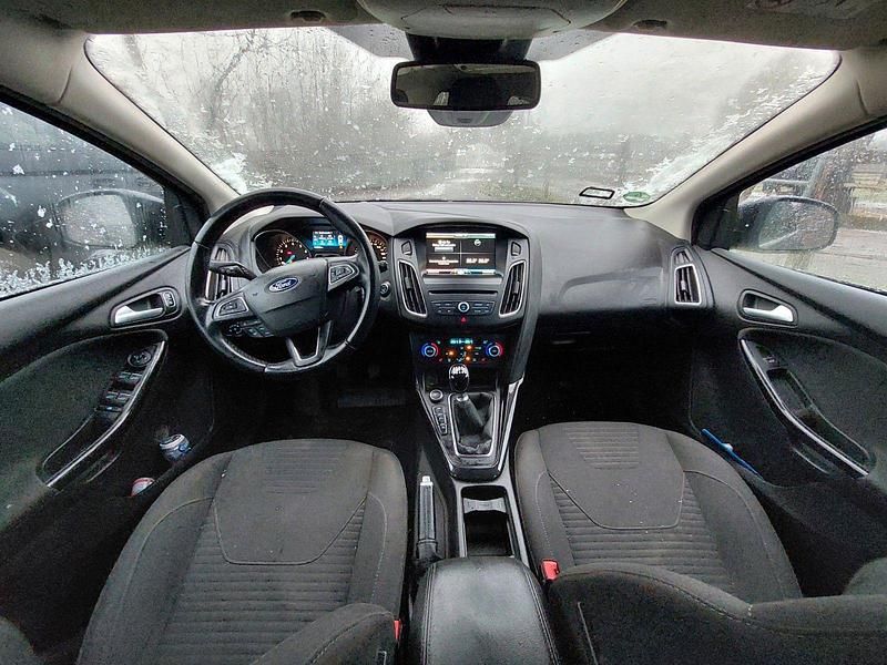 Używany Ford Focus Titanium 182 KM (133 kW) 2015 Czarny Sedan/Limuzyna