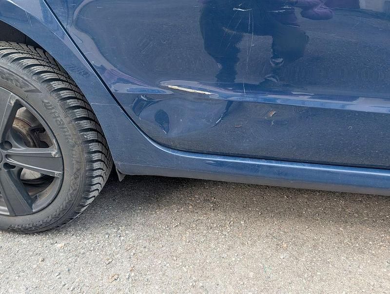 Gebraucht Skoda Superb 140 PS (102 kW) 2011 Blau Limousine