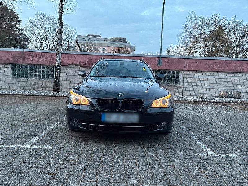 Gebraucht BMW 525 197 PS (144 kW) 2008 Schwarz Kombi