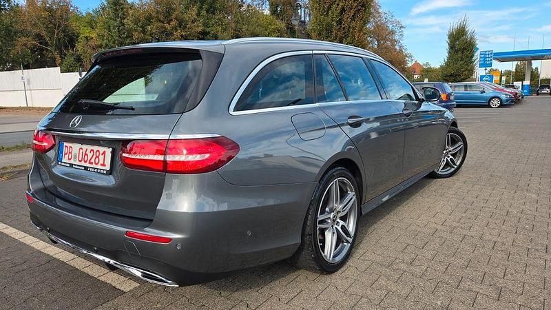 Gebraucht Mercedes E220 AMG 194 PS (142 kW) 2019 Grau Limousine