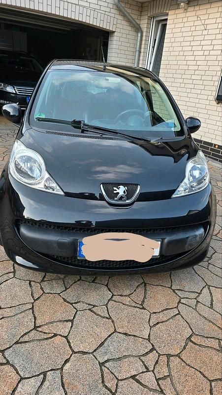 Gebraucht Peugeot 107 68 PS (50 kW) 2008 Schwarz Kleinwagen