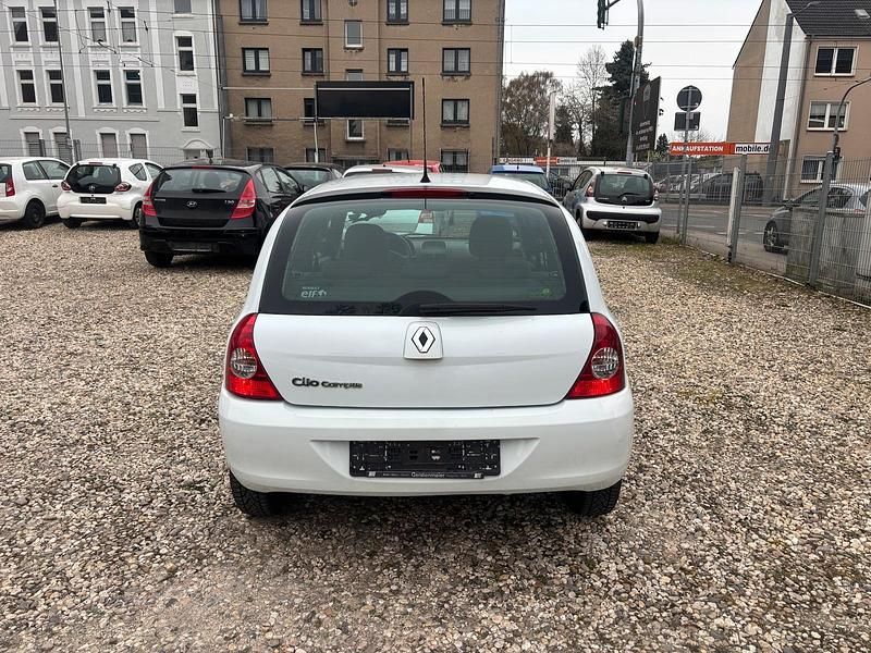 Gebraucht Renault Clio II Campus 58 PS (42 kW) 2009 Weiß Kleinwagen