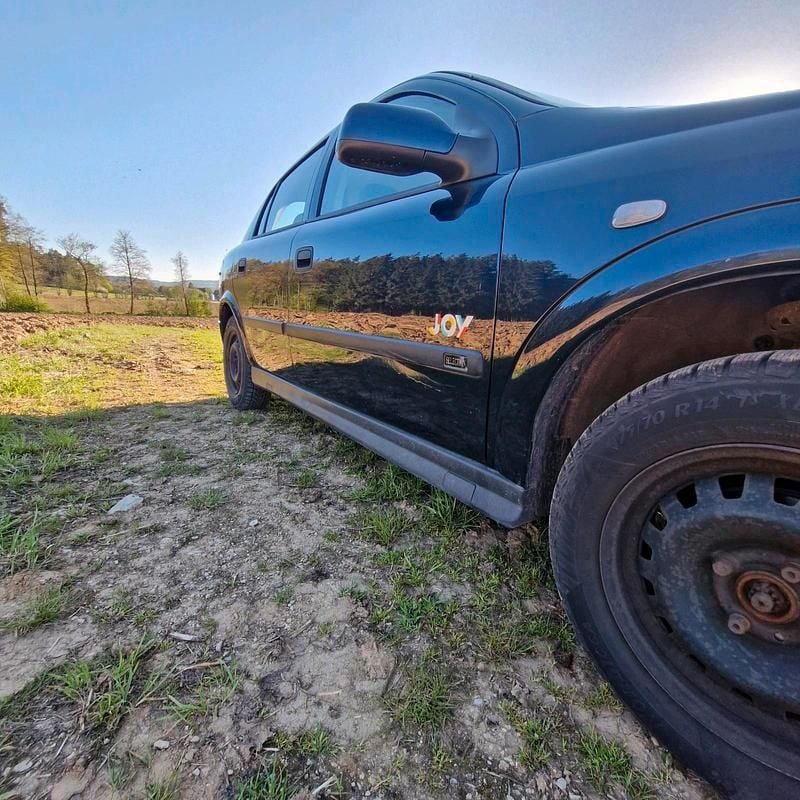 Second-hand Opel Astra 84 CP (61 kW) 2003 Albastru Berlinǎ