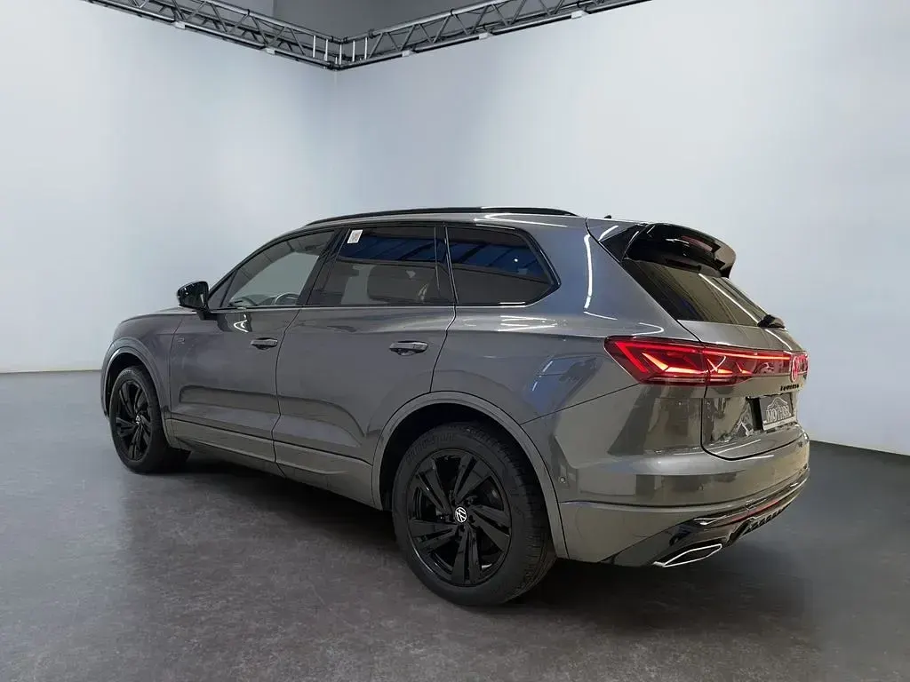 Gebraucht VW Touareg R-line 286 PS (210 kW) 2024 Siliziumgrau (metallic) SUV