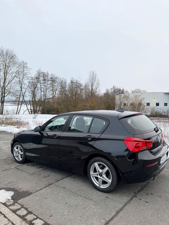 Gebraucht BMW 118 Advantage 136 PS (100 kW) 2018 Schwarz Kleinwagen