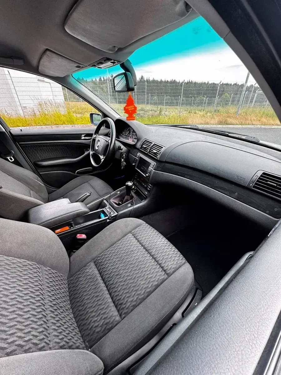 Gebraucht BMW 320 150 PS (110 kW) 2000 Silber Limousine