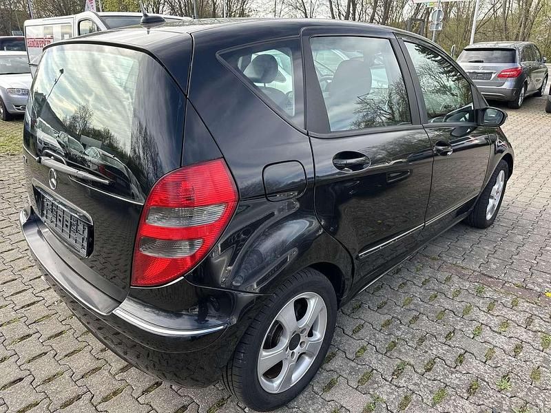 Gebraucht Mercedes A150 95 PS (69 kW) 2008 Kosmosschwarz  metalliclack Kleinwagen