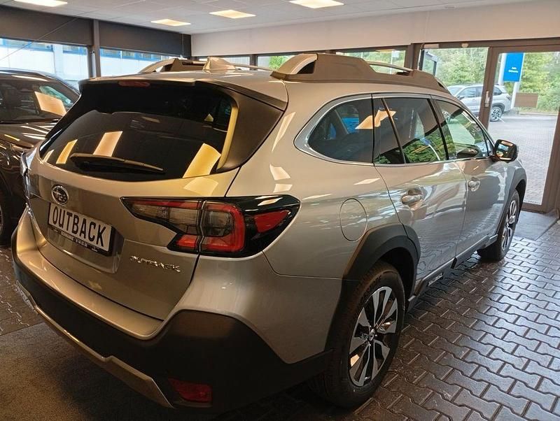 Neu Subaru Outback Platinum 169 PS (124 kW) 2025 Silber Limousine