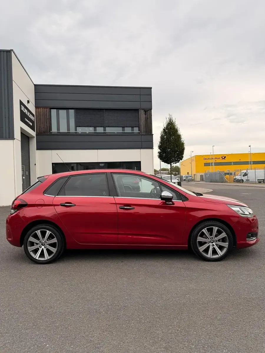 Gebraucht Citroën C4 131 PS (96 kW) 2015 Rot Limousine