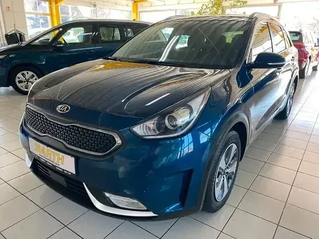 Używany Kia Niro Vision 141 KM (103 kW) 2019 Niebieski SUV