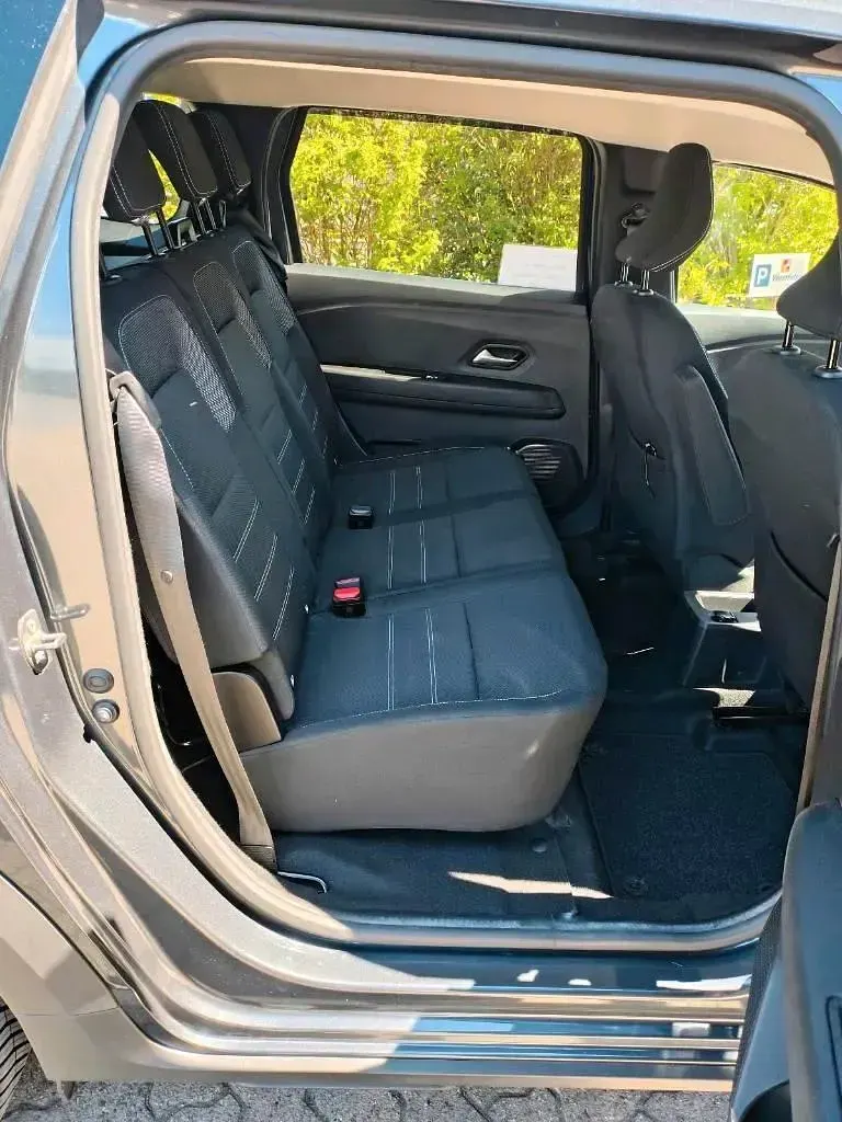 Używany Dacia Jogger 91 KM (66 kW) 2022 Szary Minivan