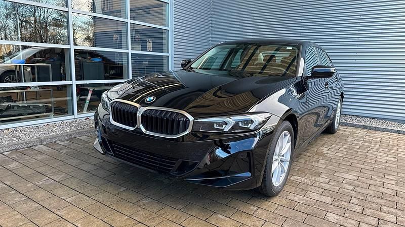 Neu BMW 318 Efficient Dynamics 156 PS (114 kW) 2026 Schwarz uni