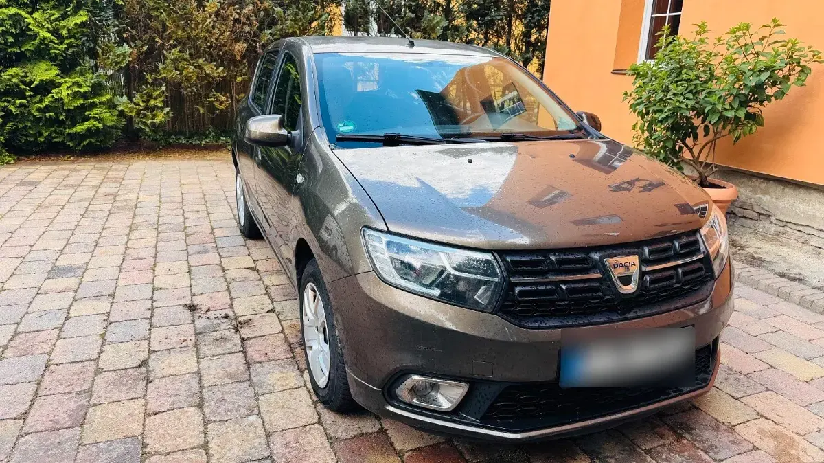 Gebraucht Dacia Sandero 90 PS (66 kW) 2017 Braun Limousine