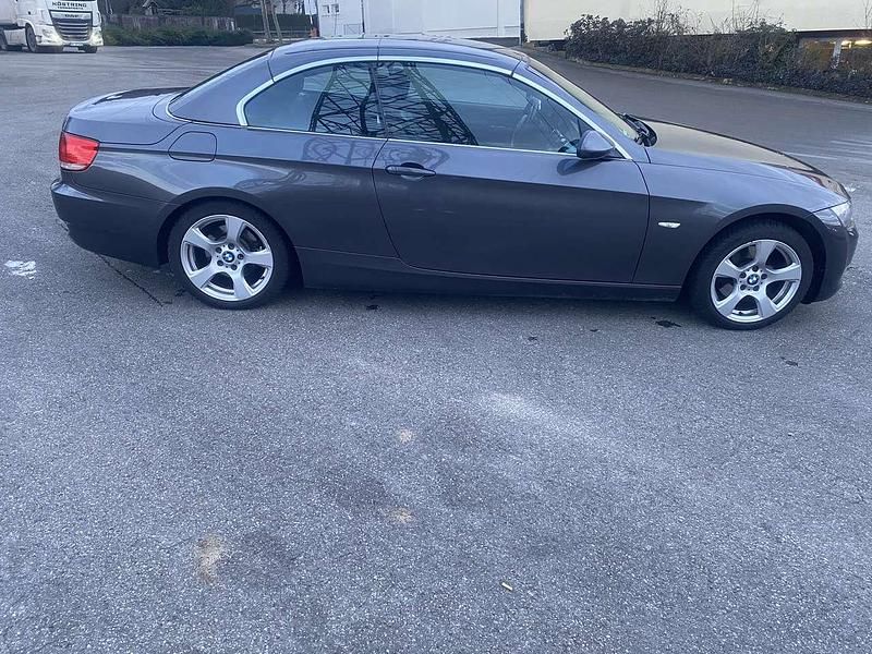 Gebraucht BMW 320 Cabriolet 170 PS (125 kW) 2007 Grau Cabrio