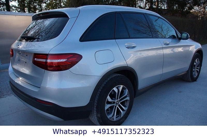 Gebraucht Mercedes GLC250 204 PS (150 kW) 2019 Silber Pickup