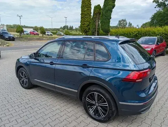 Gebraucht VW Tiguan Life 150 PS (110 kW) 2023 Nightshade blue SUV
