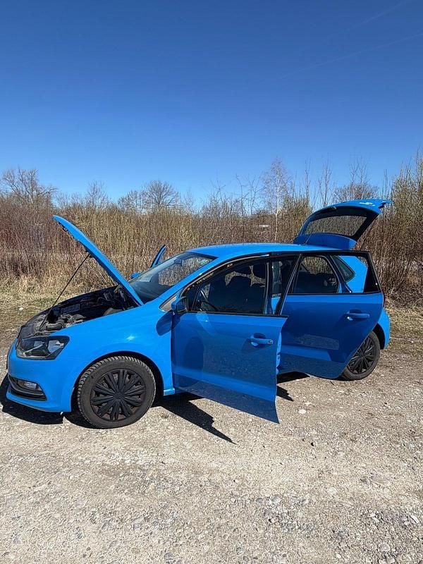 Gebraucht VW Polo 90 PS (66 kW) 2015 Blau Kleinwagen