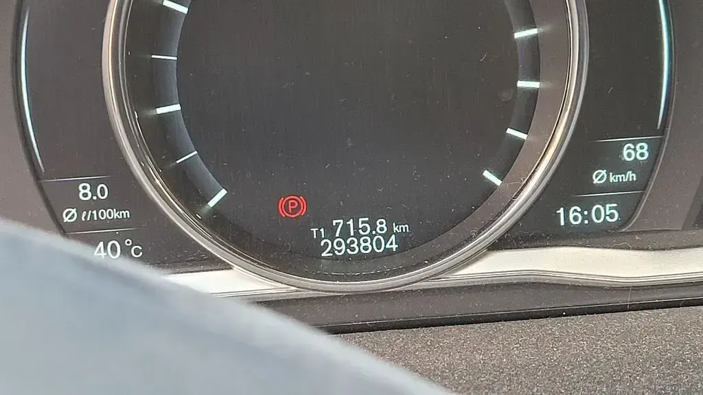 Gebraucht Volvo V70 Summum 179 PS (131 kW) 2013 Braun Kombi