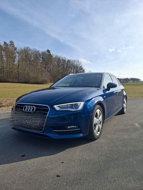 Gebraucht Audi A3 Ambition 122 PS (89 kW) 2014 Blau Limousine
