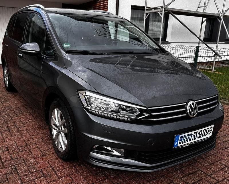 Gebraucht VW Touran Comfortline 110 PS (80 kW) 2016 Grau Van / Kleinbus