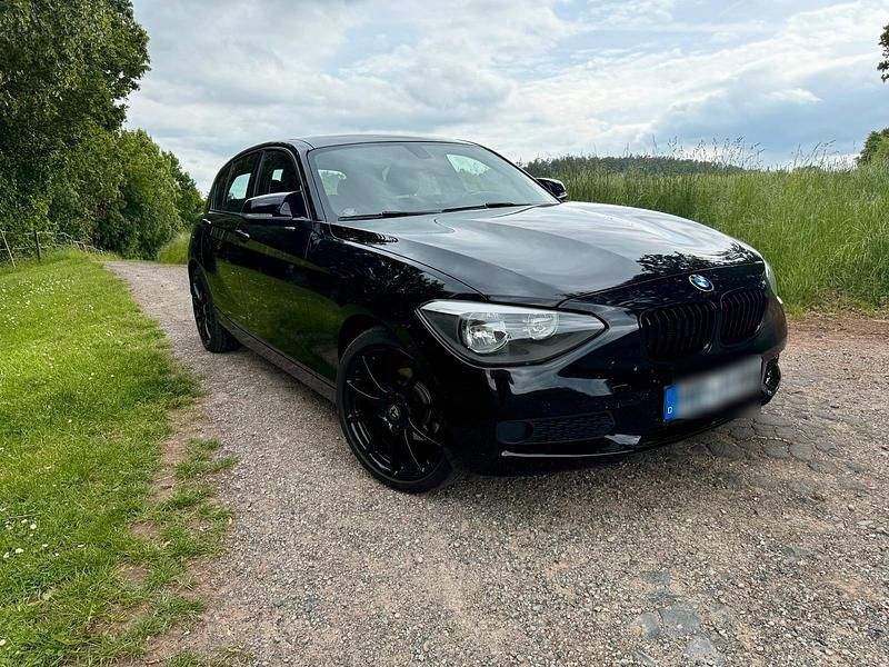 Schwarz Gebraucht 2012 BMW 116 Kleinwagen | 8.990 € (Fairer Preis) - Bild 1/4