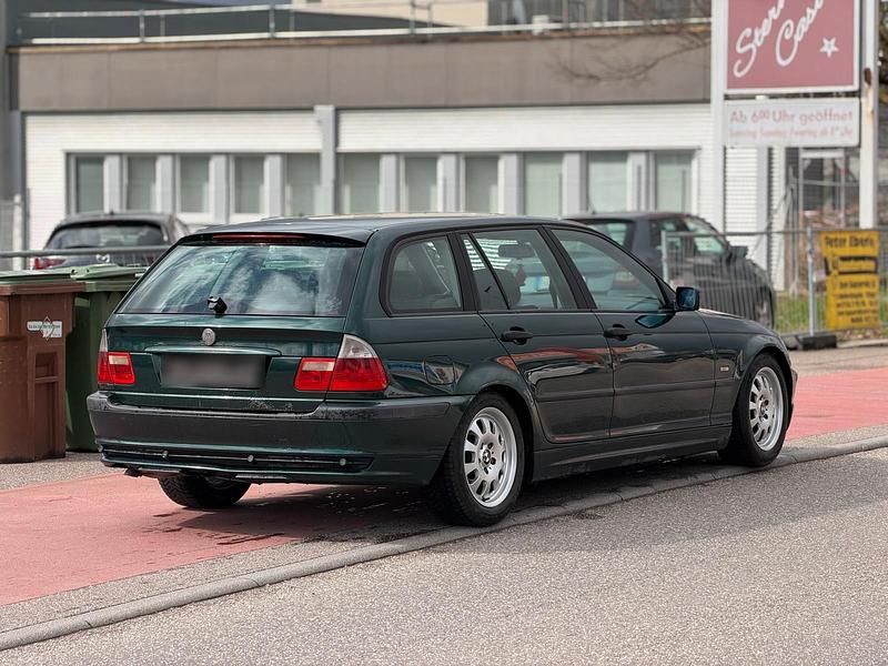 Second-hand BMW 320 136 CP (100 kW) 2000 Verde Break