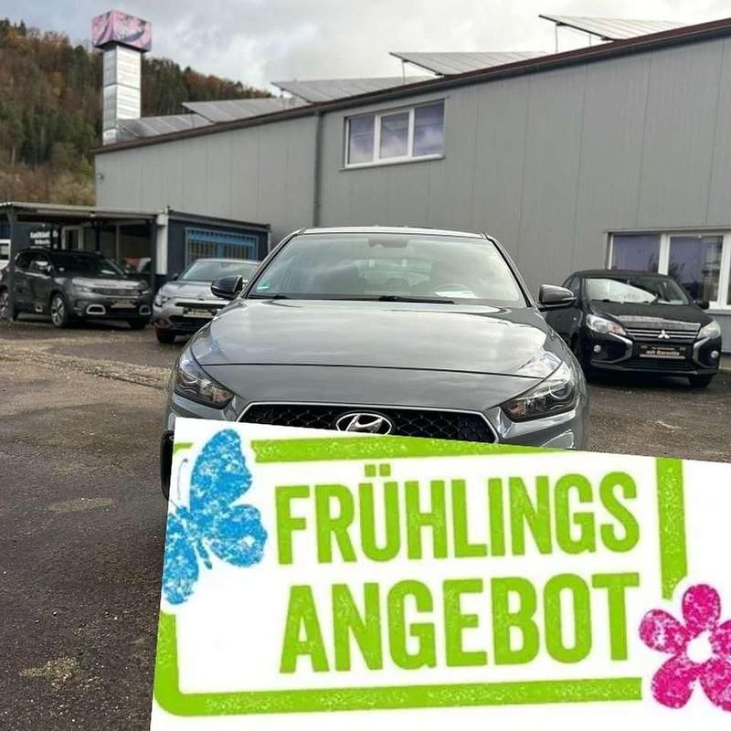 Gebraucht Hyundai i30 120 PS (88 kW) 2019 Shadow grey Kleinwagen