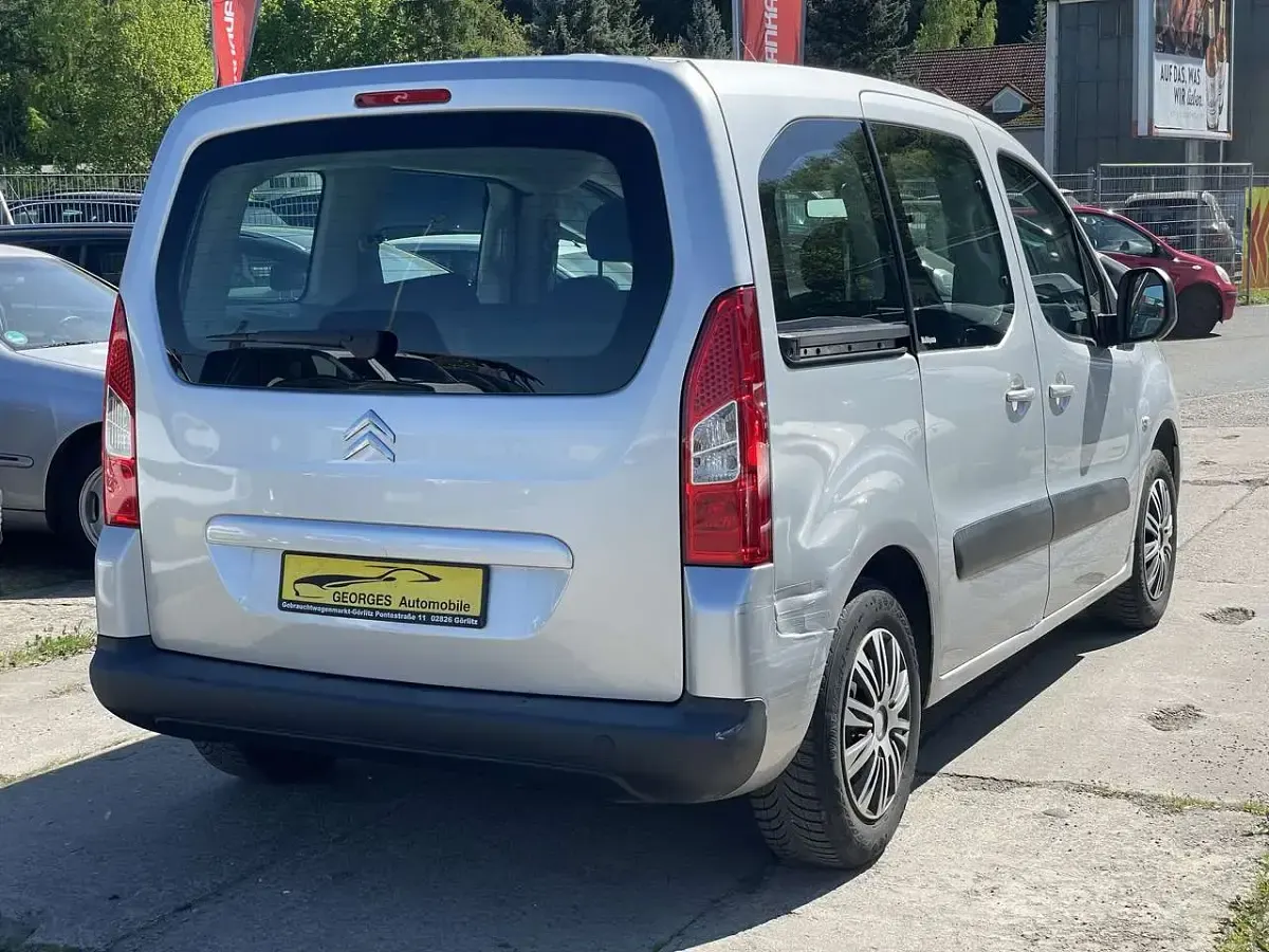 Gebraucht Citroën Berlingo SELECTION 98 PS (72 kW) 2011 Silber Van / Kleinbus