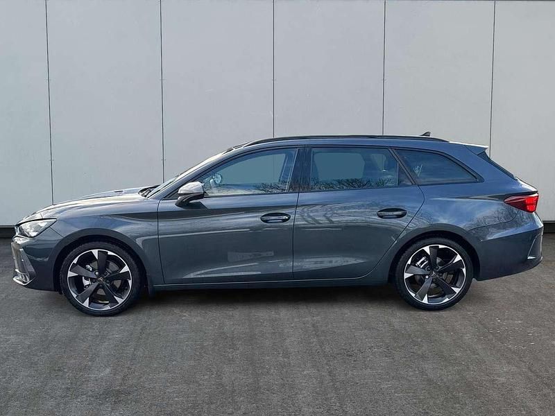 Neu Cupra Leon 150 PS (110 kW) 2025 Grau Kombi