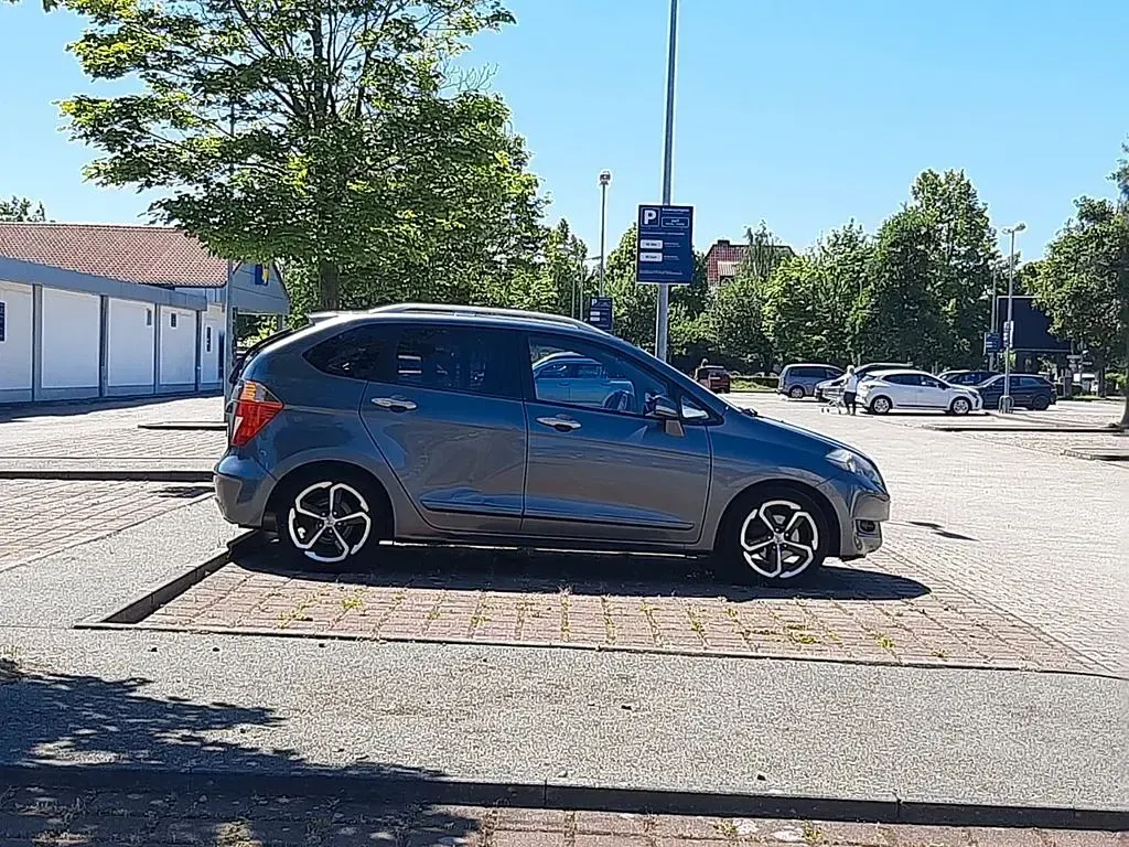 Gebraucht Honda FR-V Comfort 140 PS (102 kW) 2009 Van / Kleinbus