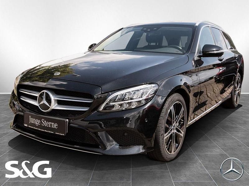 Unilack schwarz Gebraucht 2021 Mercedes C300e Kombi | 25.077 € (Guter Preis) - Bild 1/4