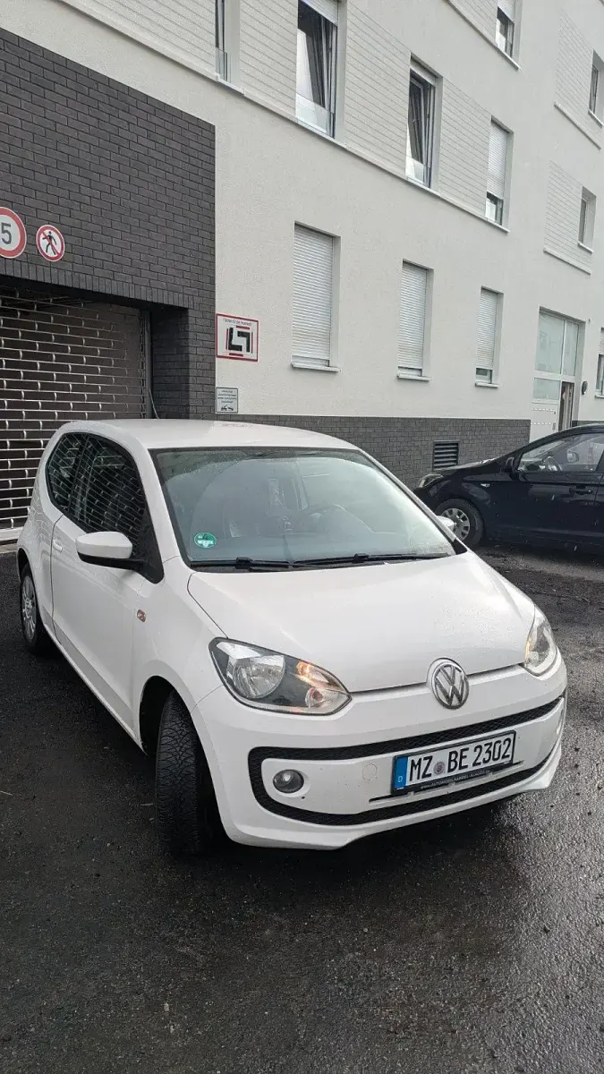 Używany VW up! 60 KM (44 kW) 2014 Biały Hatchback