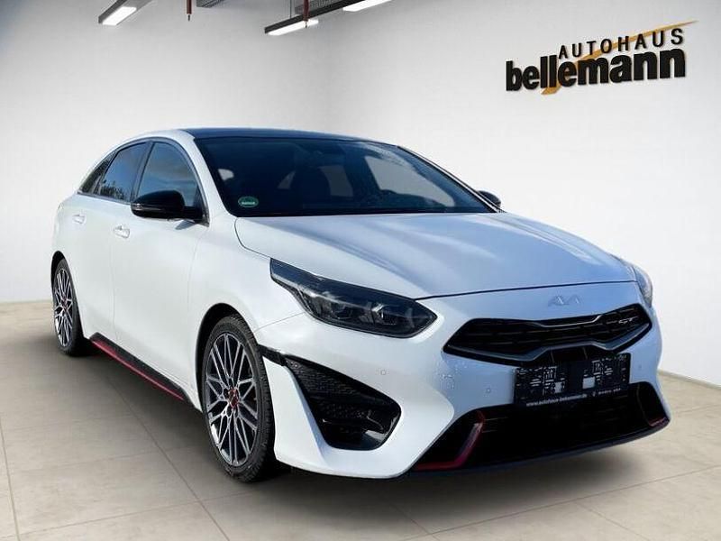 Gebraucht Kia ProCeed 204 PS (150 kW) 2022 Weiß Kleinwagen