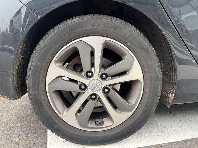 Gebraucht Hyundai i30 Passion 101 PS (74 kW) 2016 Schwarz Kleinwagen