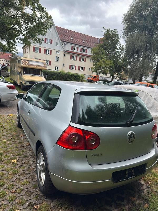 Grau Gebraucht 2004 VW Golf IV Kleinwagen | 700 € (Superpreis) - Bild 1/4