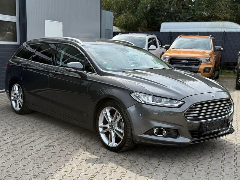 Gebraucht Ford Mondeo Titanium 211 PS (155 kW) 2017 Grau Kombi