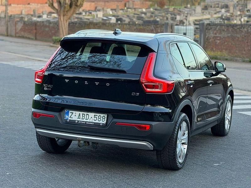 Gebraucht Volvo XC40 Momentum 150 PS (110 kW) 2021 Schwarz SUV