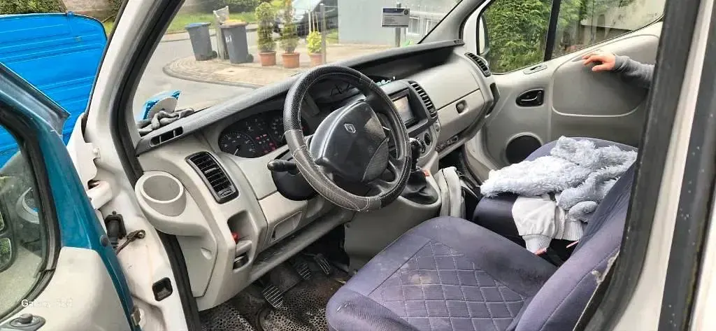 Gebraucht Renault Trafic 135 PS (99 kW) 2002 Weiß Van / Kleinbus