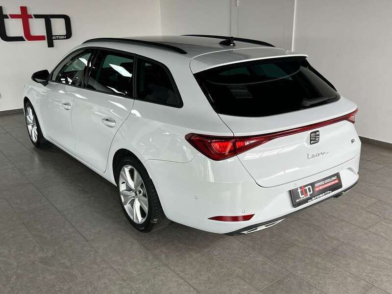 "nevada" weiss Gebraucht 2024 Seat Leon ST FR Kombi | 27.150 € (Fairer Preis) - Bild 1/1