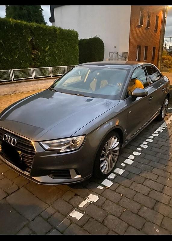 Gebraucht Audi A3 116 PS (85 kW) 2017 Grau Limousine