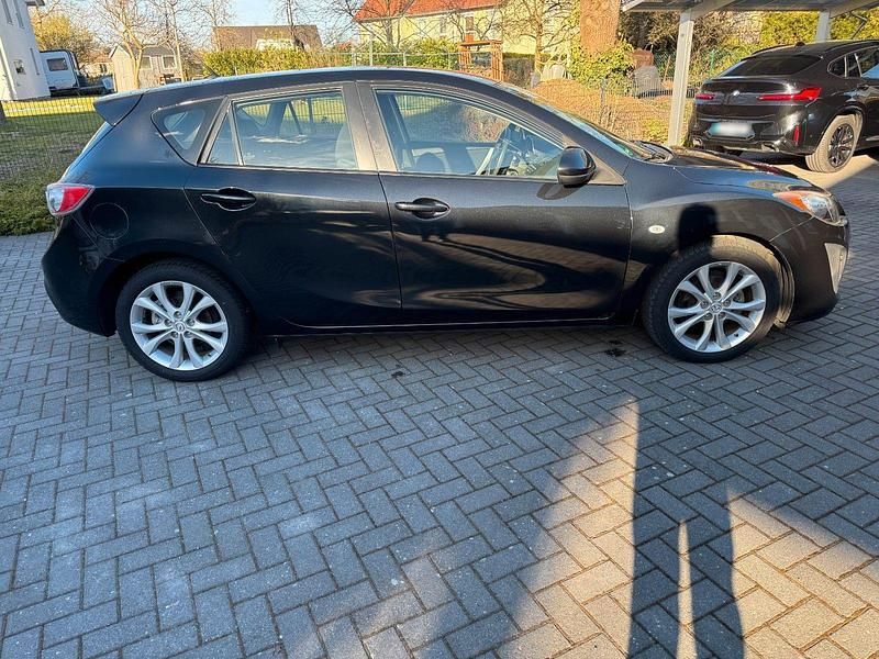 Second-hand Mazda 3 Active Plus 105 CP (77 kW) 2011 Negru Berlinǎ