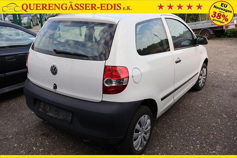 Gebraucht VW Fox 54 PS (39 kW) 2008 Weiß Kleinwagen